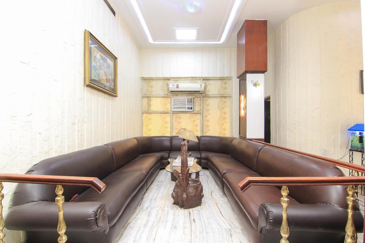 Oyo 2569 Hotel Paradise カーンプル エクステリア 写真