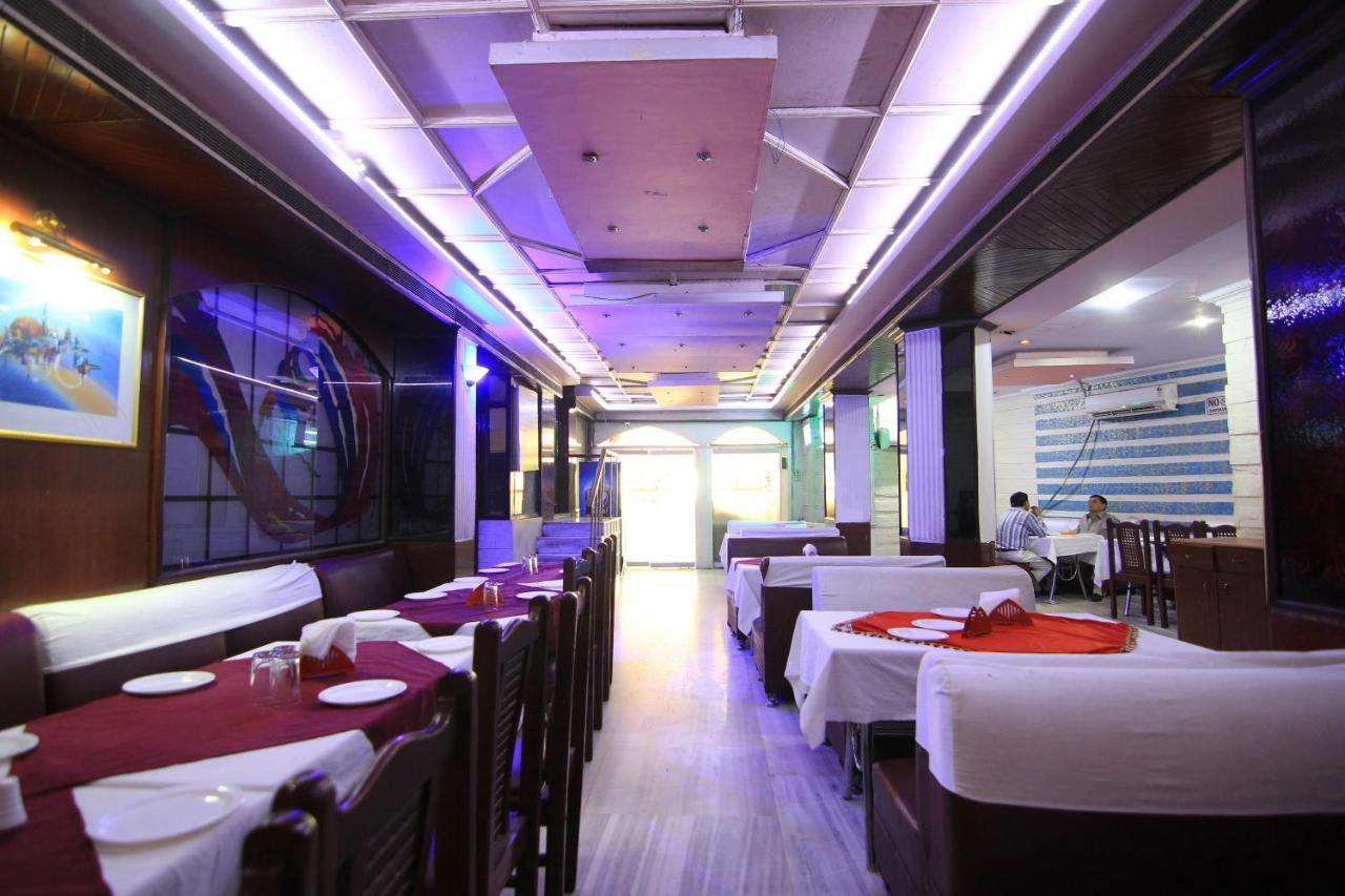 Oyo 2569 Hotel Paradise カーンプル エクステリア 写真