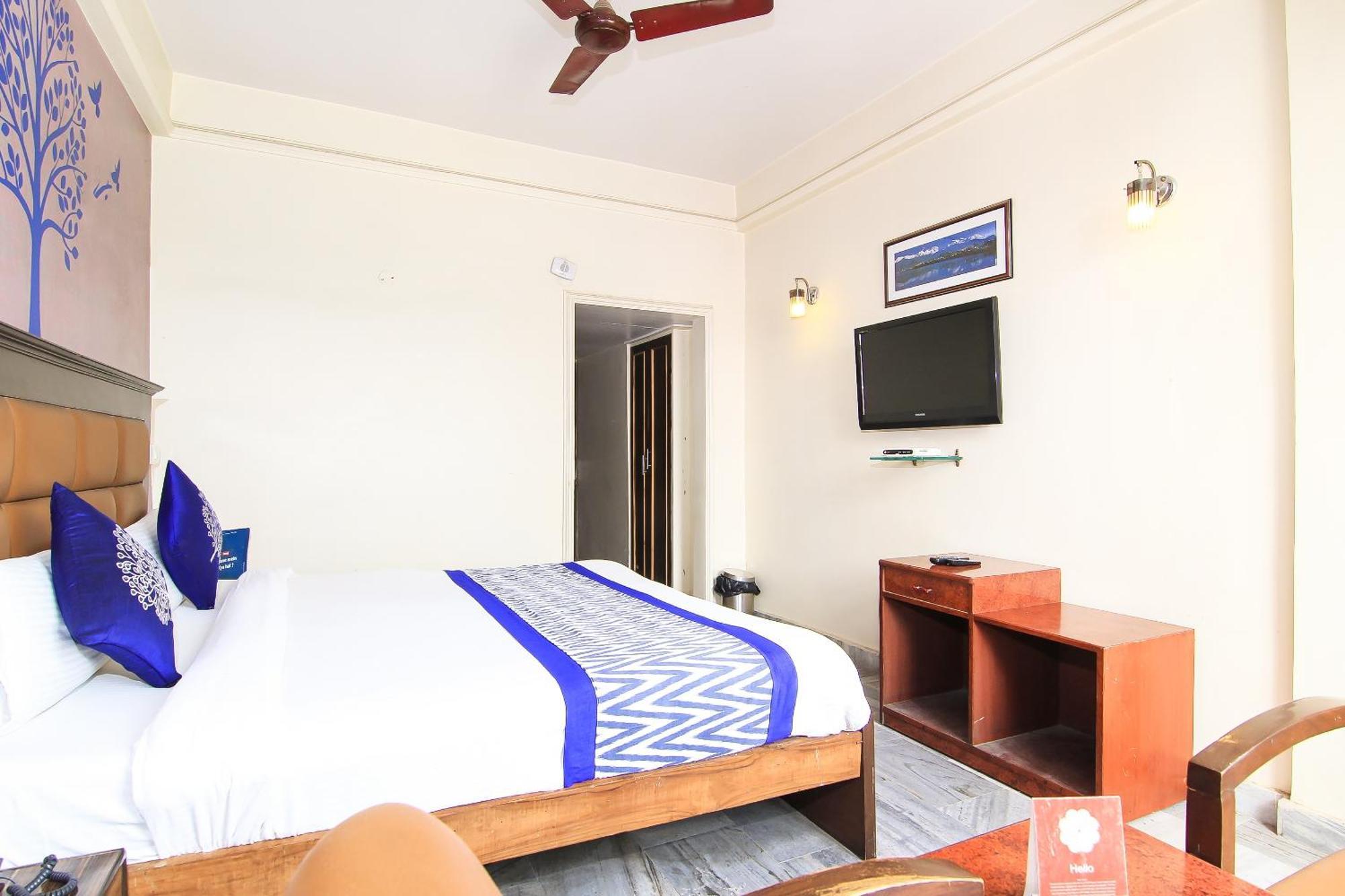 Oyo 2569 Hotel Paradise カーンプル エクステリア 写真